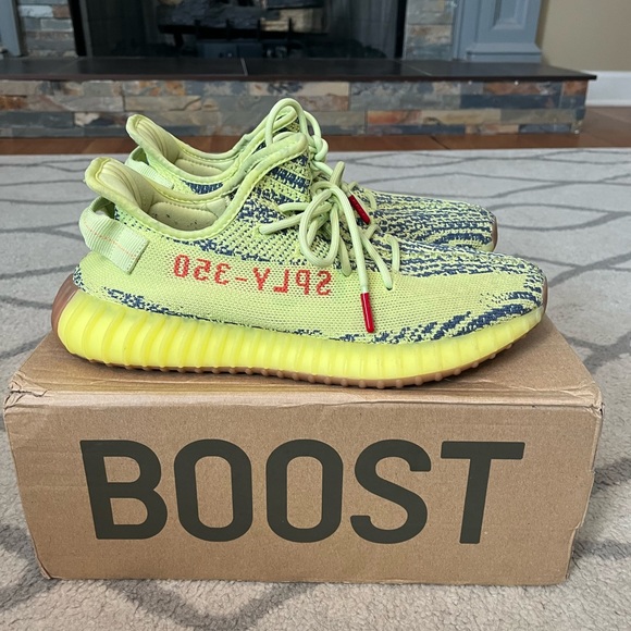 Yeezy 350 V2 Semi-Frozen Yellow - Picture 1 of 7